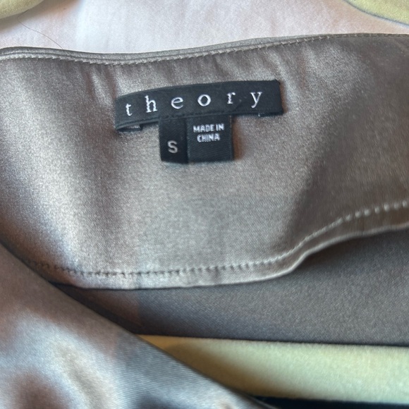 Theory silk gray metallic blouse. Size S. Excellent condition - Picture 6 of 7